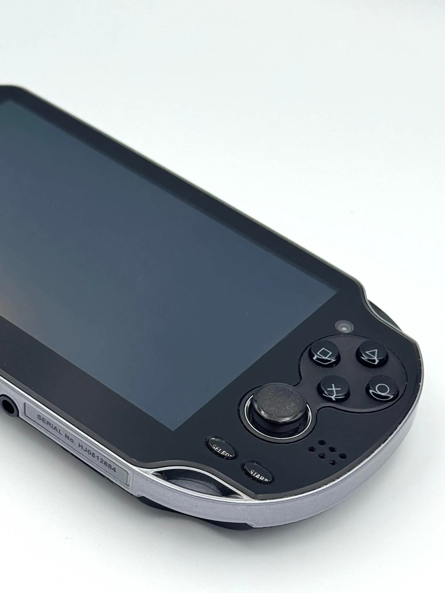 Sony PS Vita 1100 – Noir (modèle 3G + Wi-Fi)