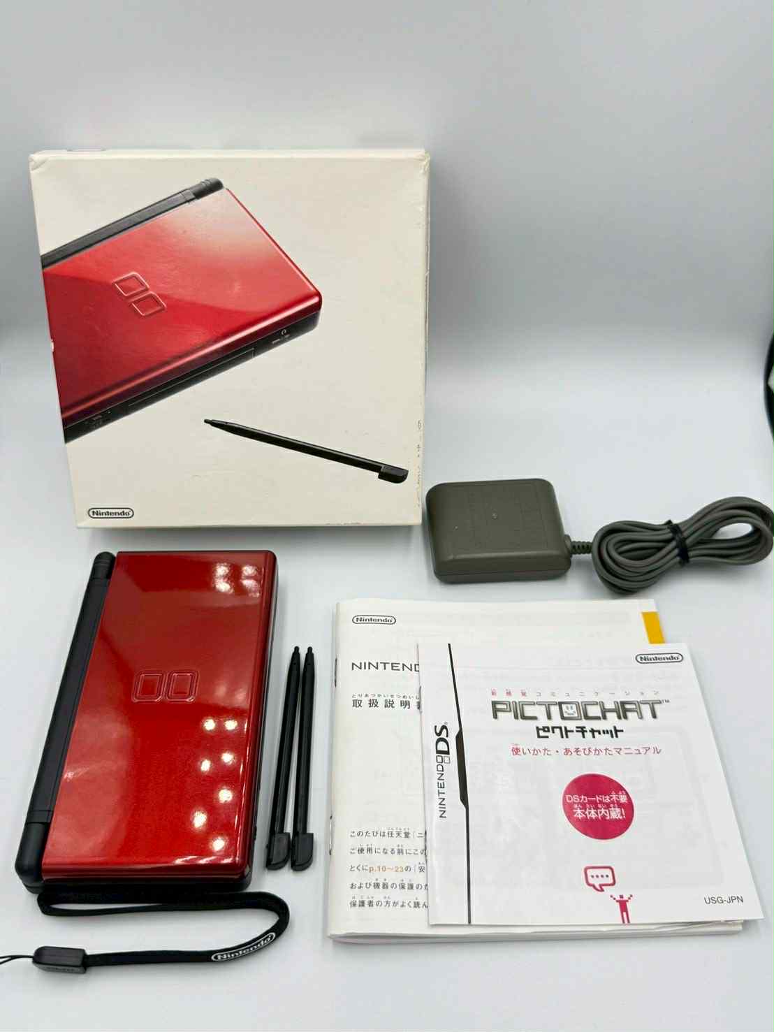 ニンテンドーDS Lite – レッド / ブラック