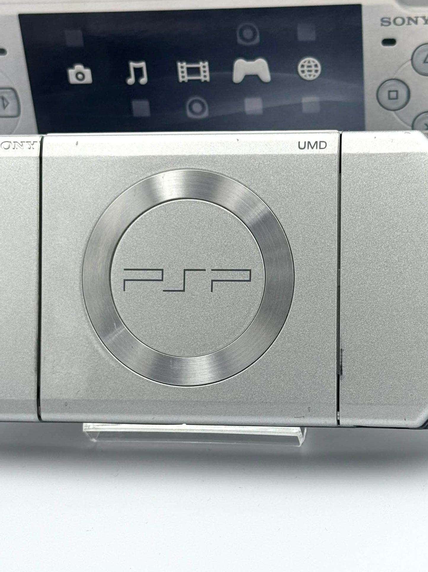 ソニー PSP 2000 – アイスシルバー（箱入り） 