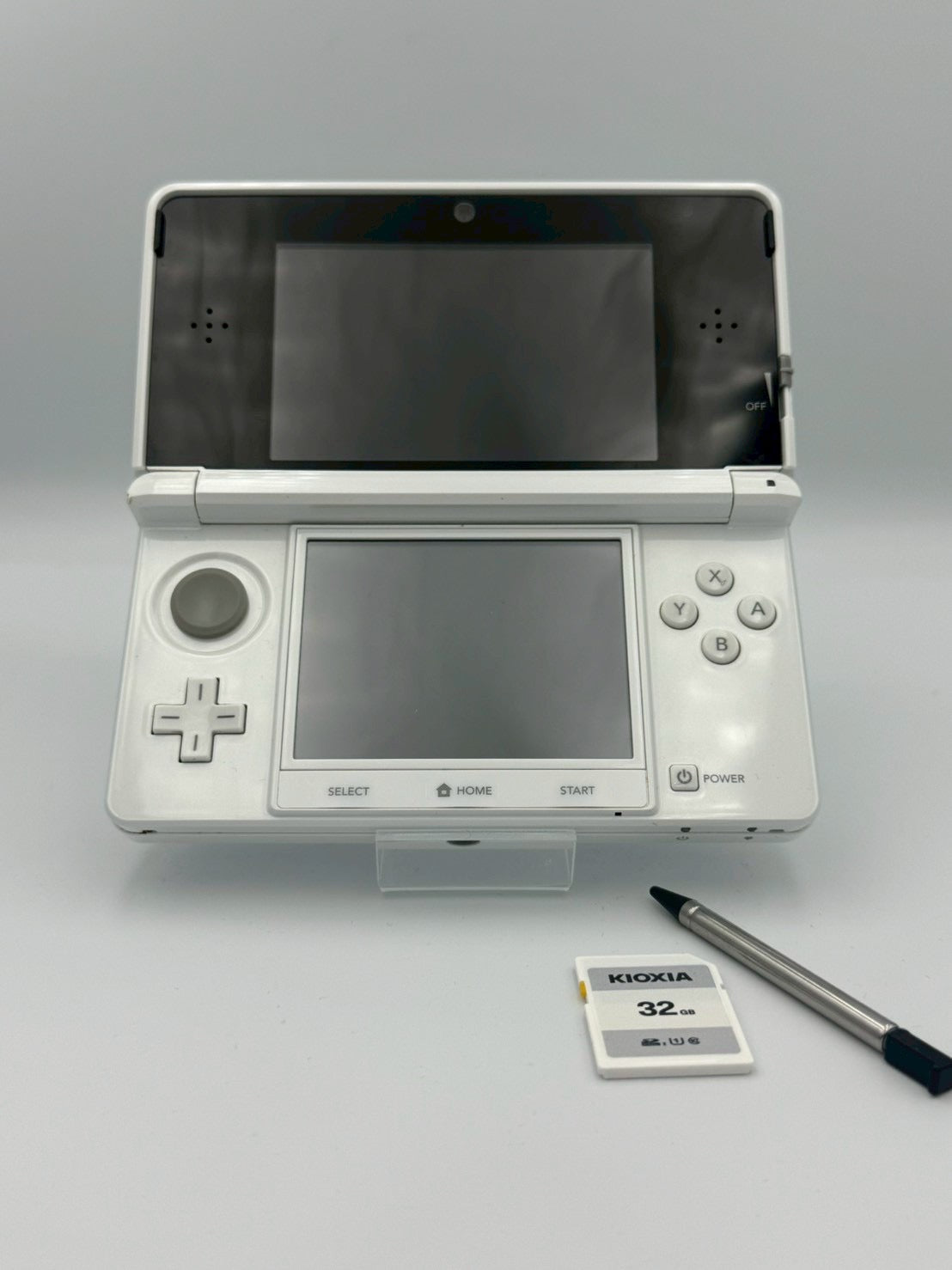 Nintendo 3DS - Pure White (Complete In Box)