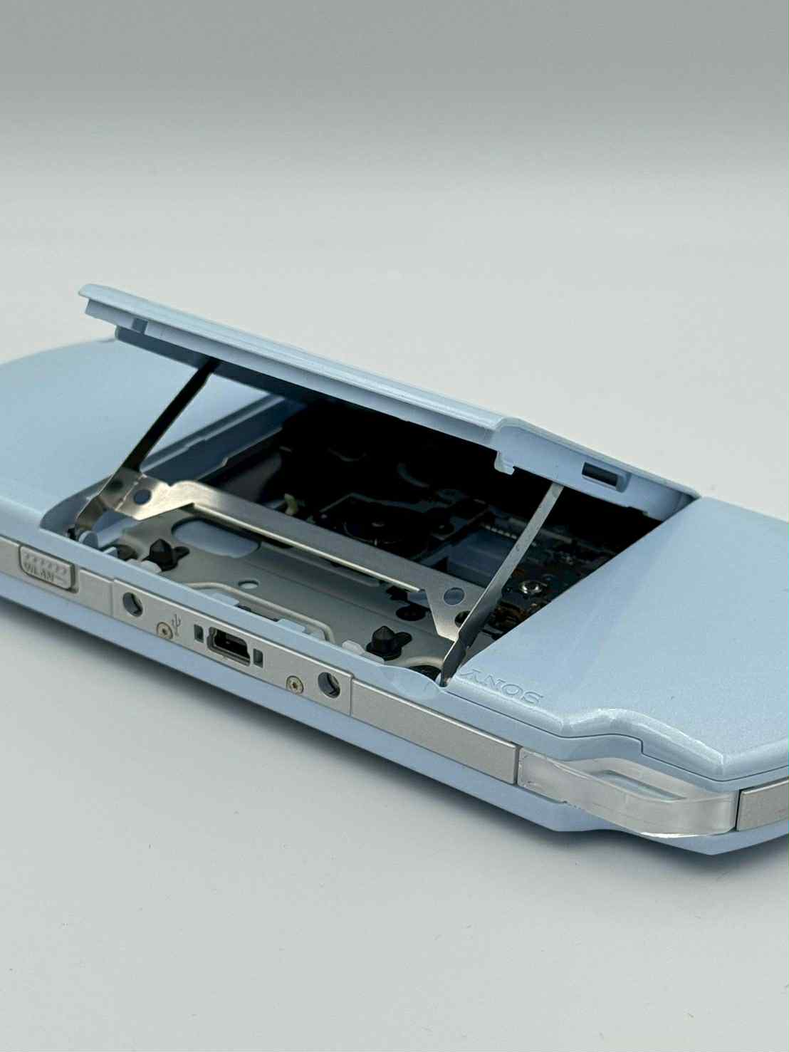 SONY PSP 2000 – Light Blue