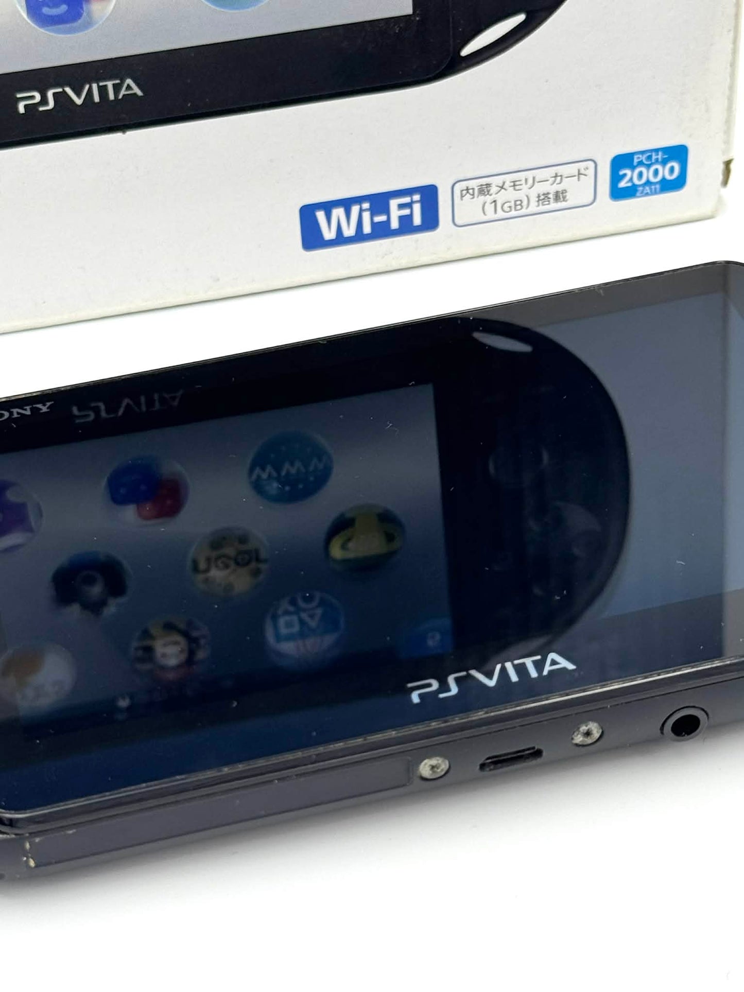 ソニー PS Vita 2000 – ブラック（箱入り） 