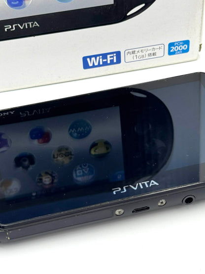 ソニー PS Vita 2000 – ブラック（箱入り） 