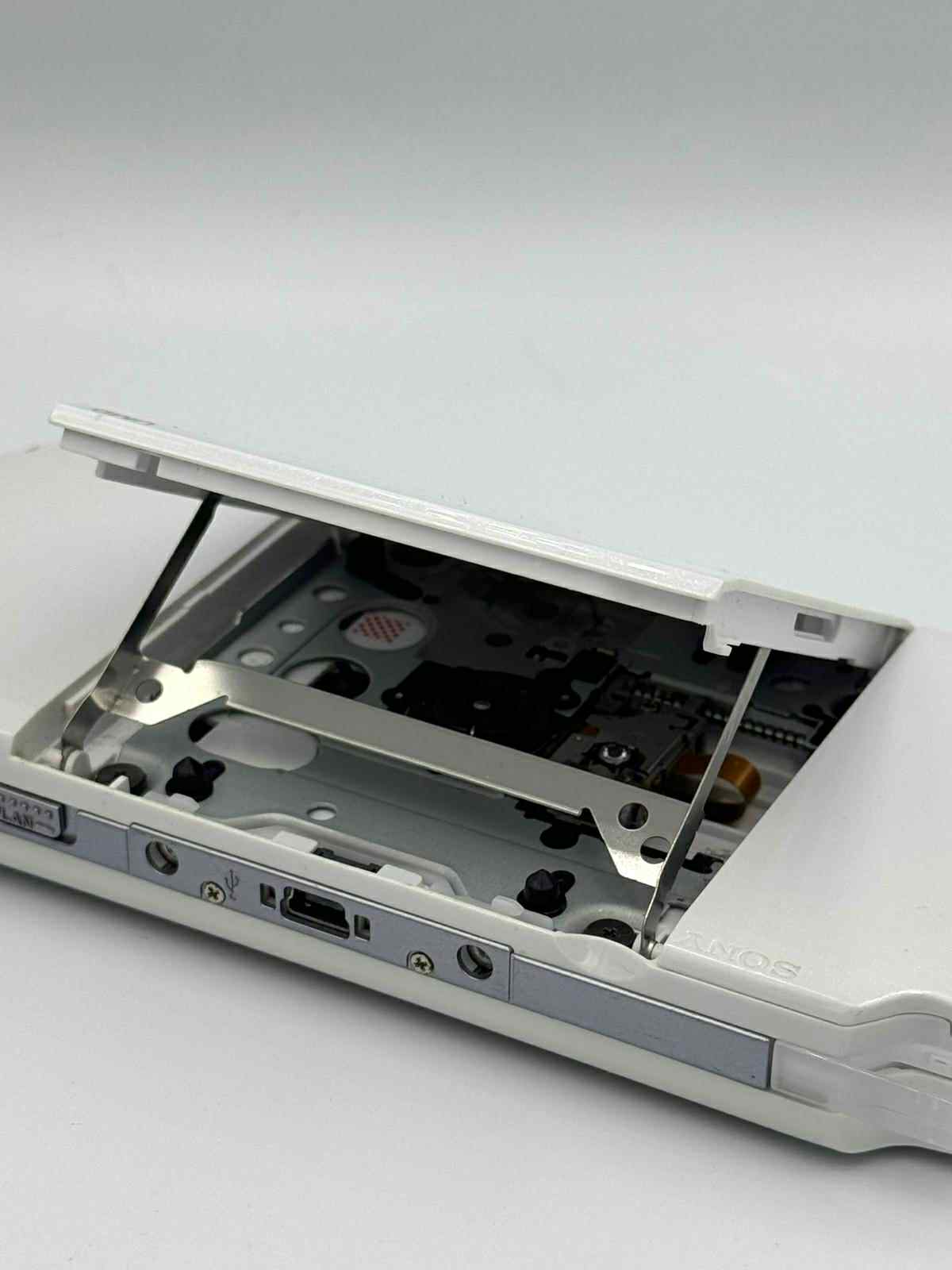 PSP 3000 – パールホワイト 🇯🇵 