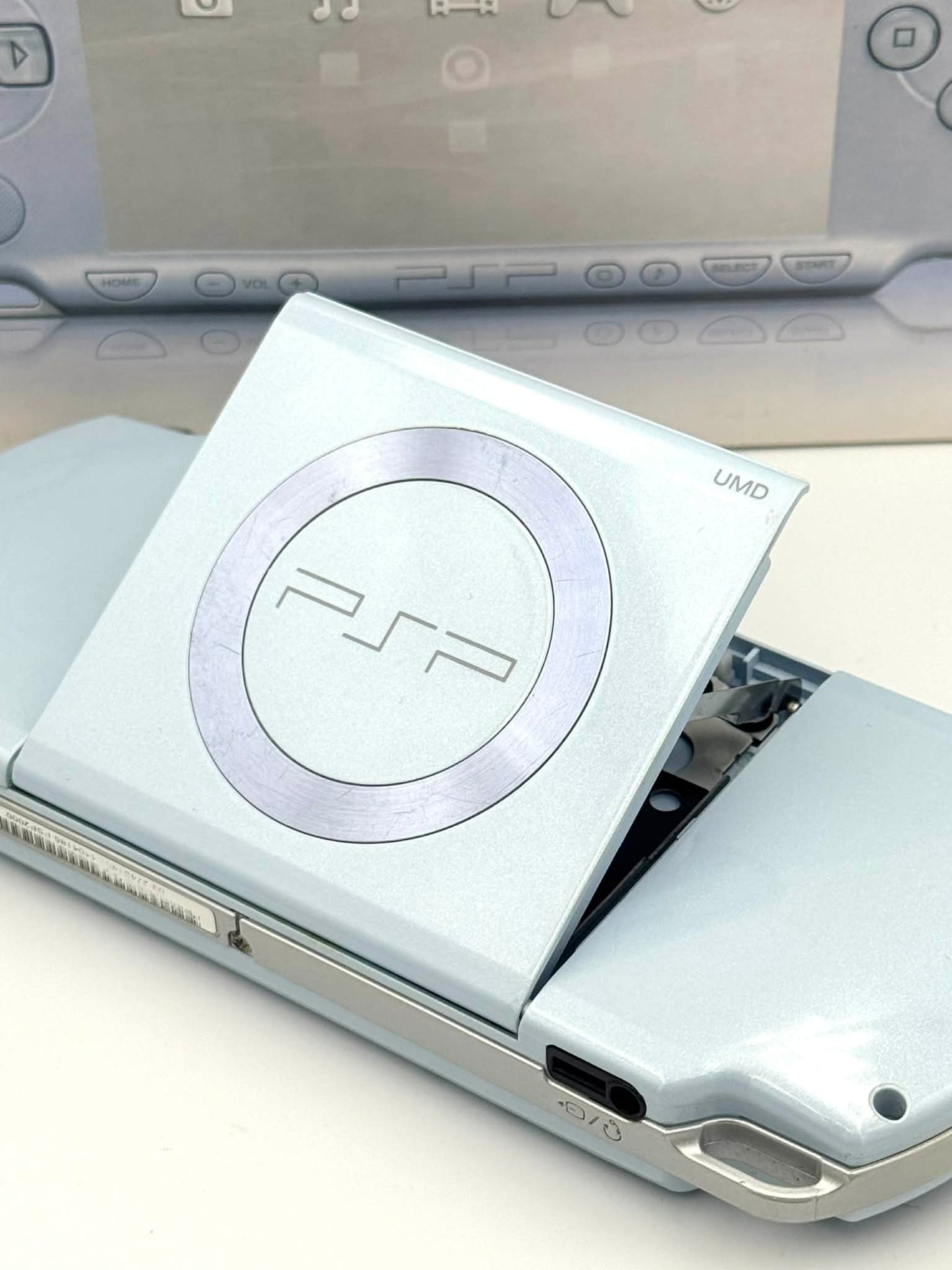 PSP-2000 – Felicia Blue 