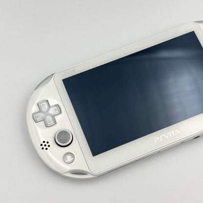 PS Vita スリム 2000 – ホワイト – Bグレード