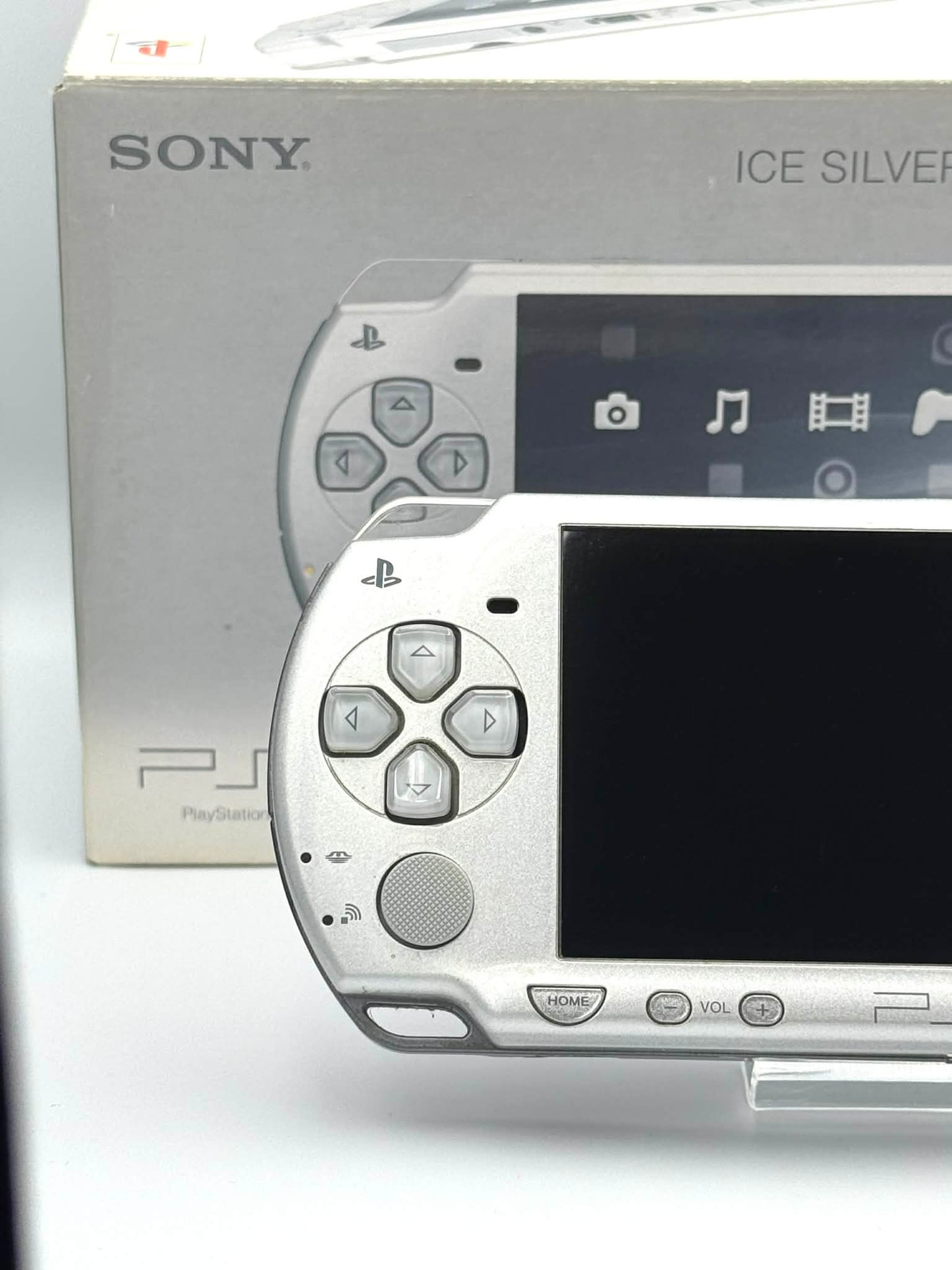 ソニー PSP 2000 – アイスシルバー（箱入り） 
