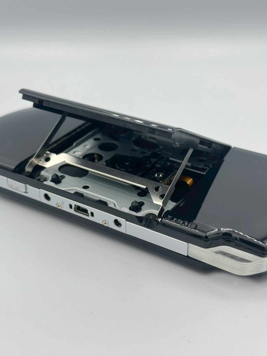 🎮 Sony PSP-2000 – Piano Black