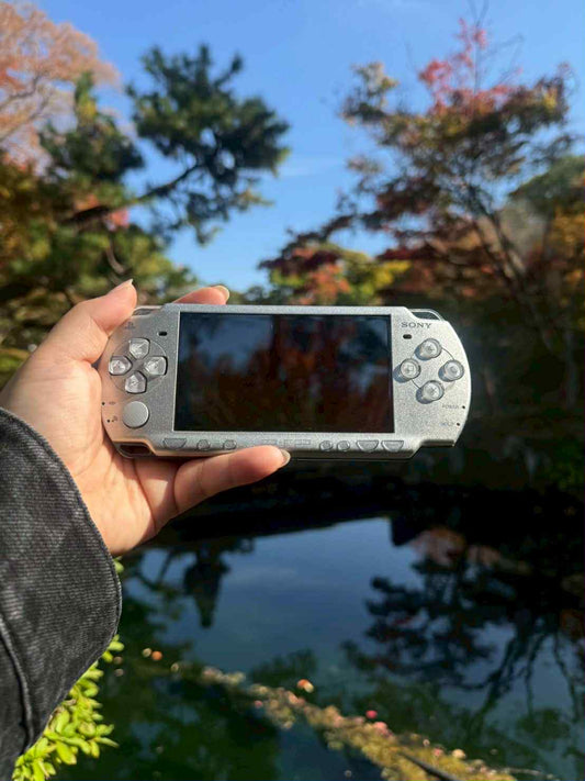 Sony PSP-2000 Silver