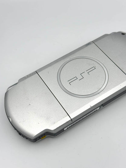 ソニー PSP 3000 – シルバー