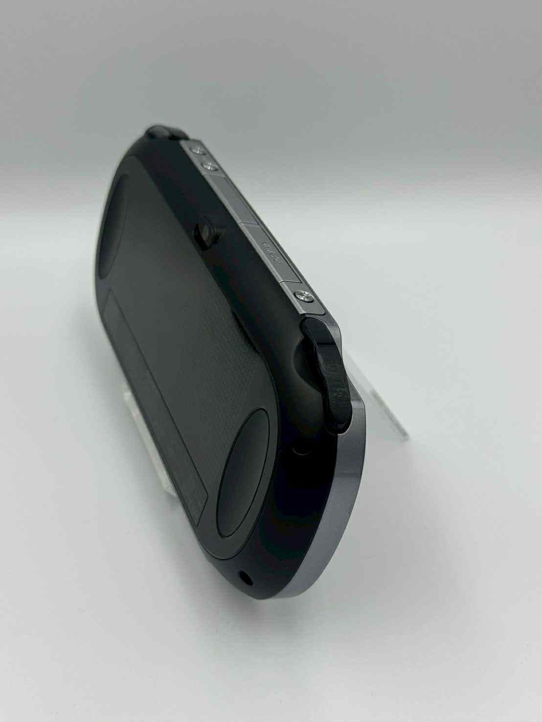 PS Vita 1000 – Entièrement noire 