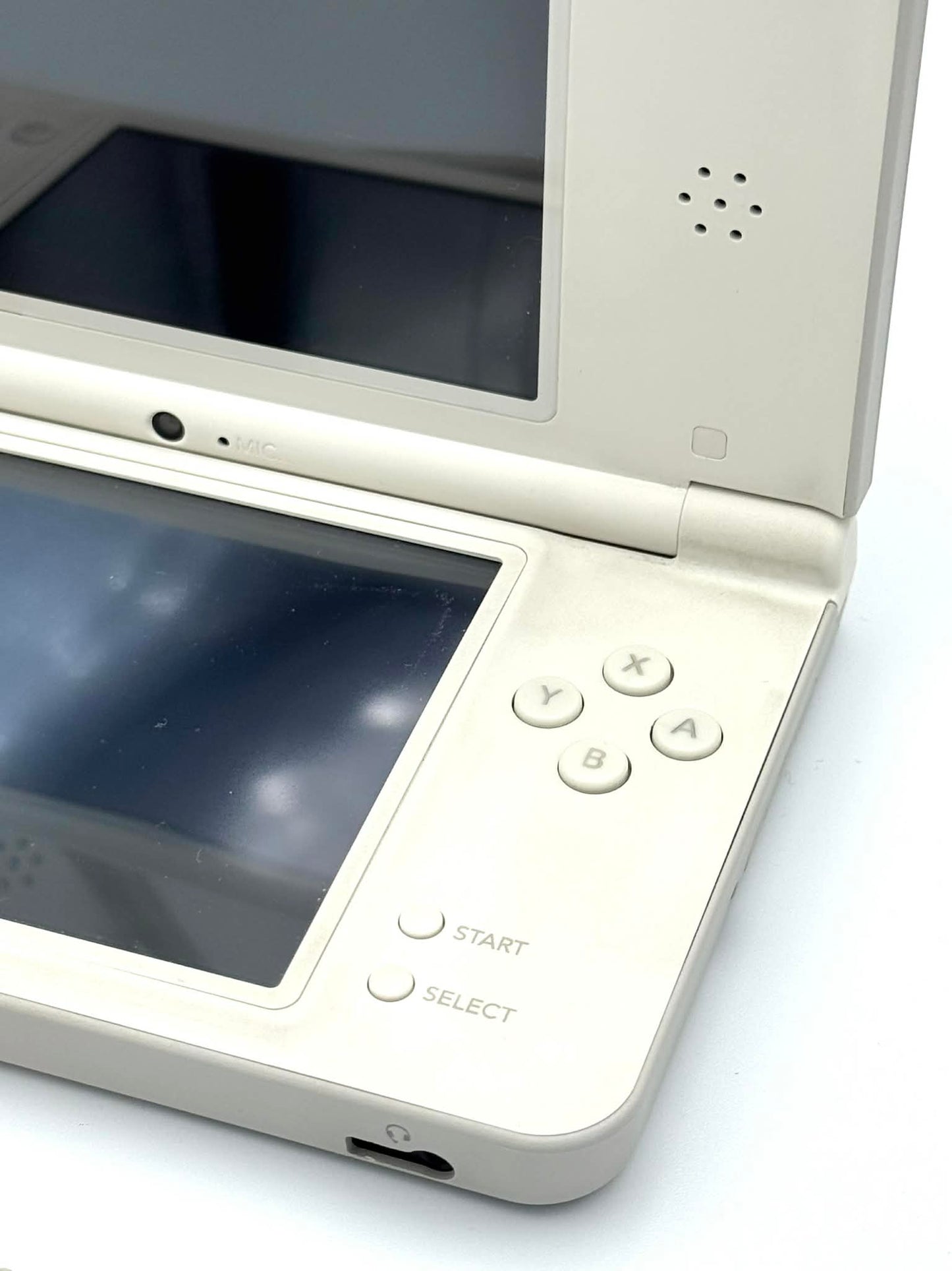 Nintendo DSi LL – White (Complete Box)