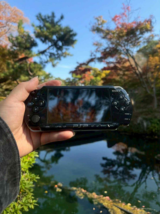 🎮 Sony PSP-2000 – Piano Black