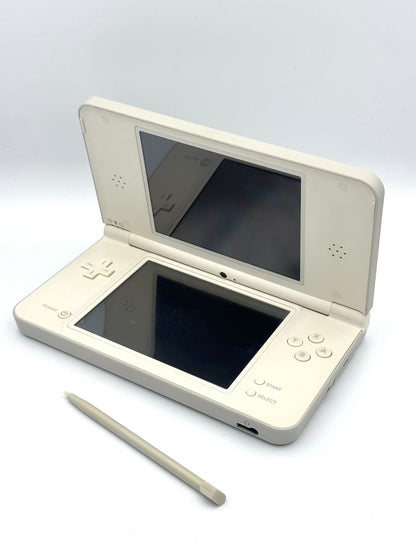 ニンテンドーDSi LL – ホワイト