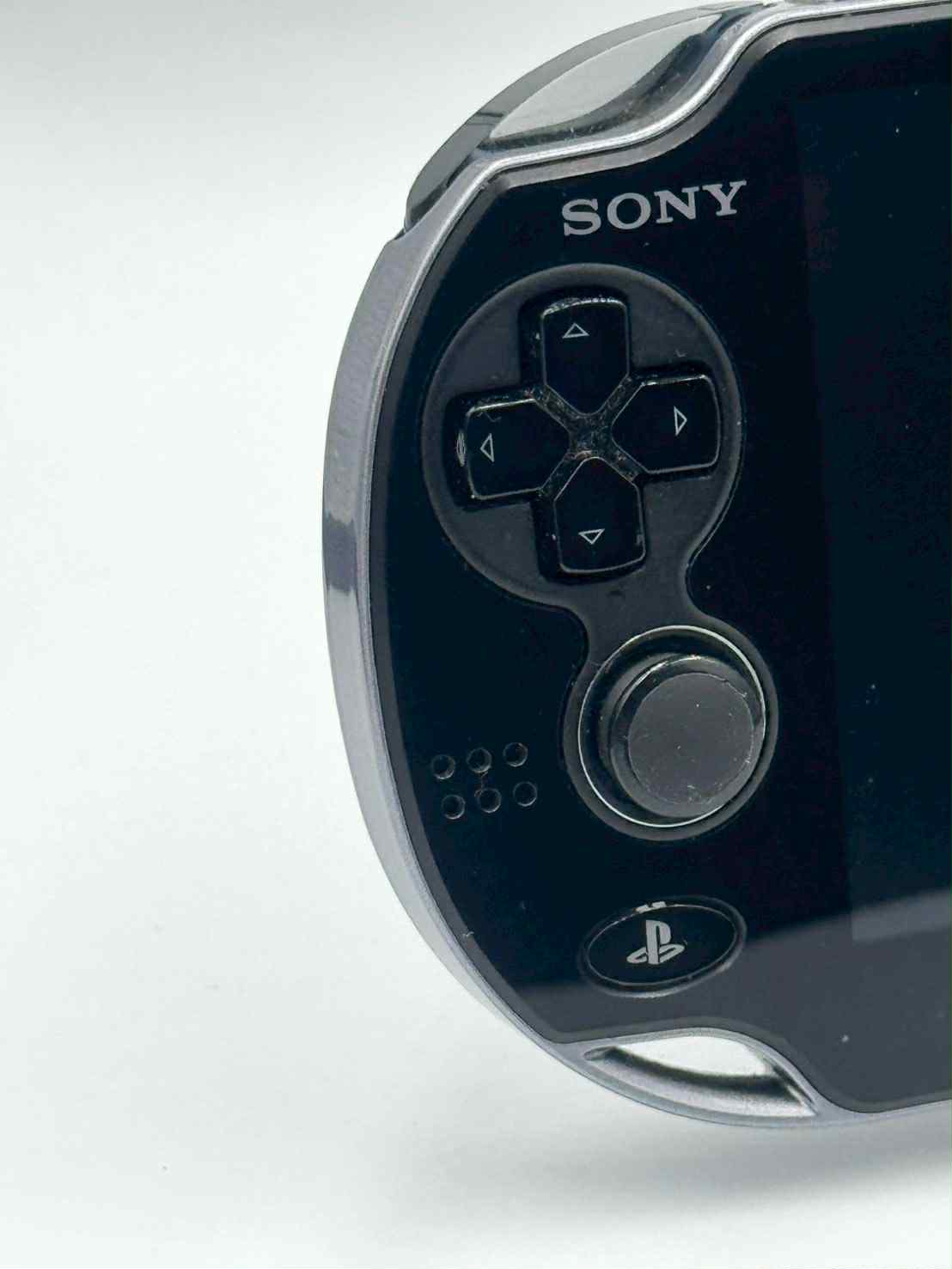 PS Vita 1000 – Entièrement noire 