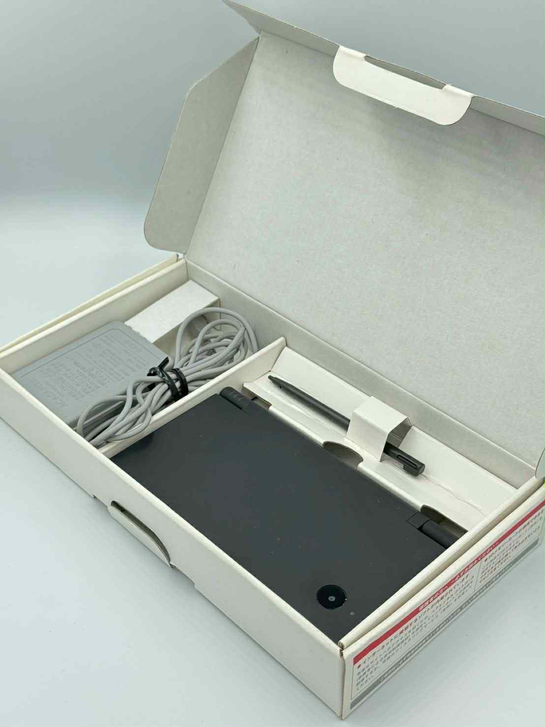 ニンテンドーDSi – ブラック