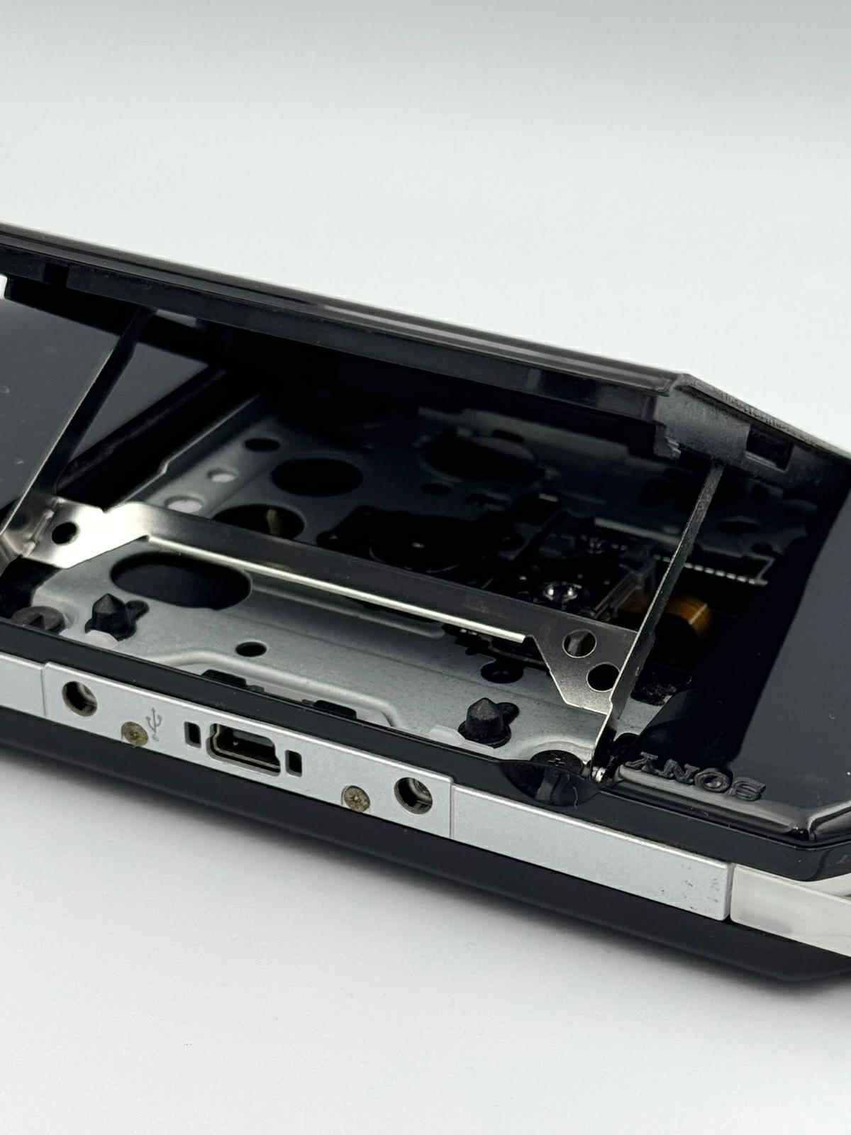 🎮 Sony PSP-2000 – Piano Black