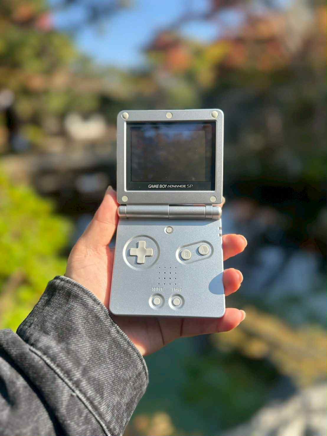 Game Boy Advance SP – Silver AGS-001