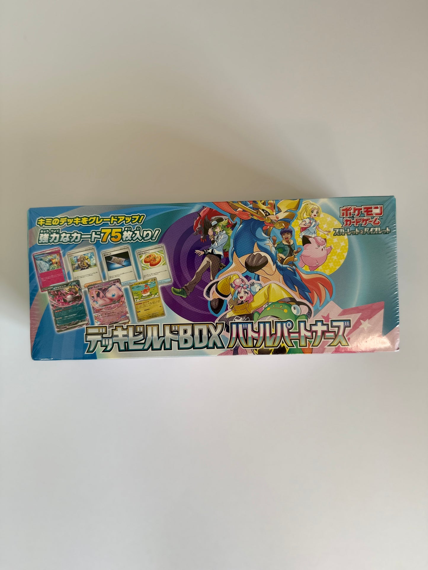 Caja de construcción de barajas del juego de cartas Pokémon: Compañeros de combate – Exclusiva de Japón – Set oficial de JCC Pokémon (2024)