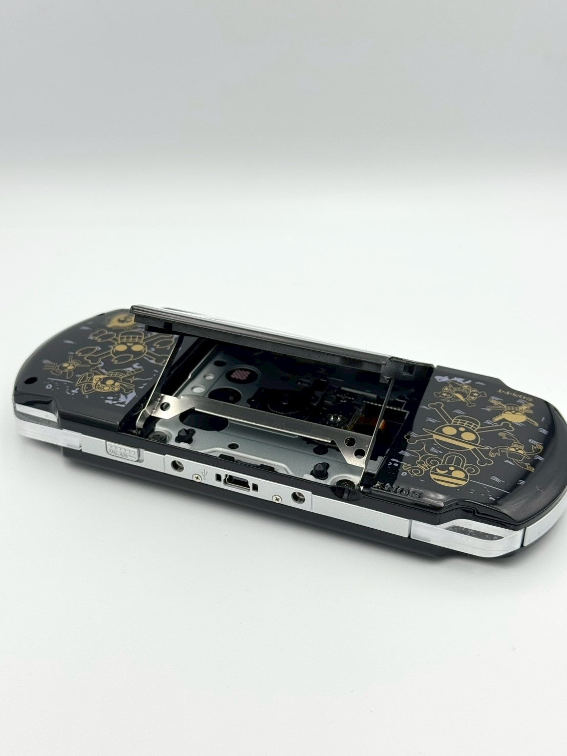 PSP-3000 — One Piece Custom Edition