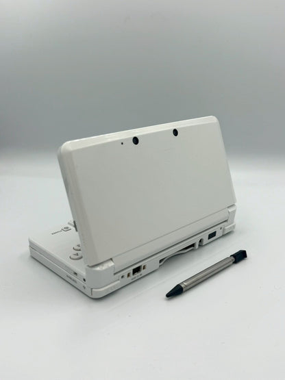 Nintendo 3DS - Pure White (Complete In Box)