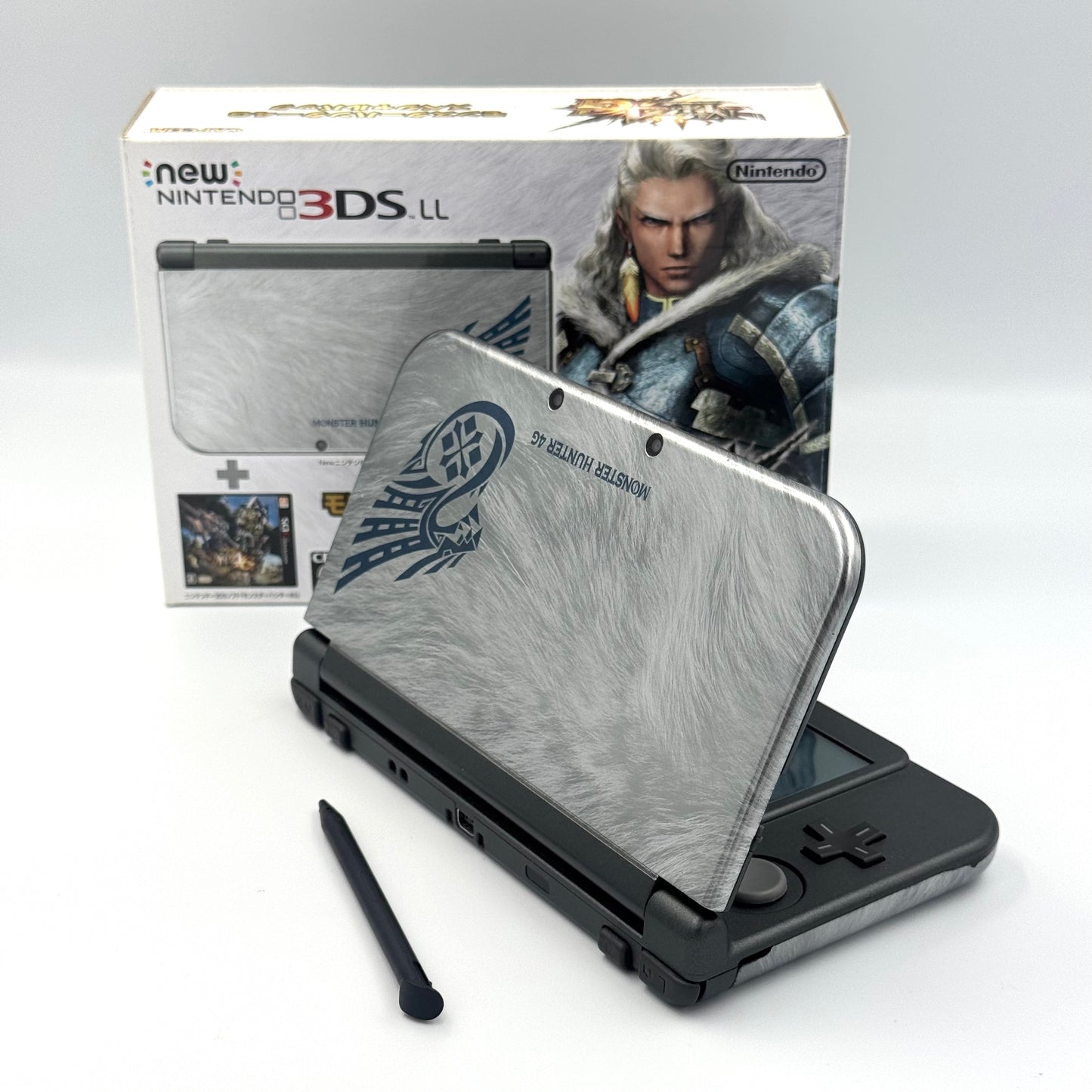 New Nintendo 3DS LL – Monster Hunter 4G Special Pack