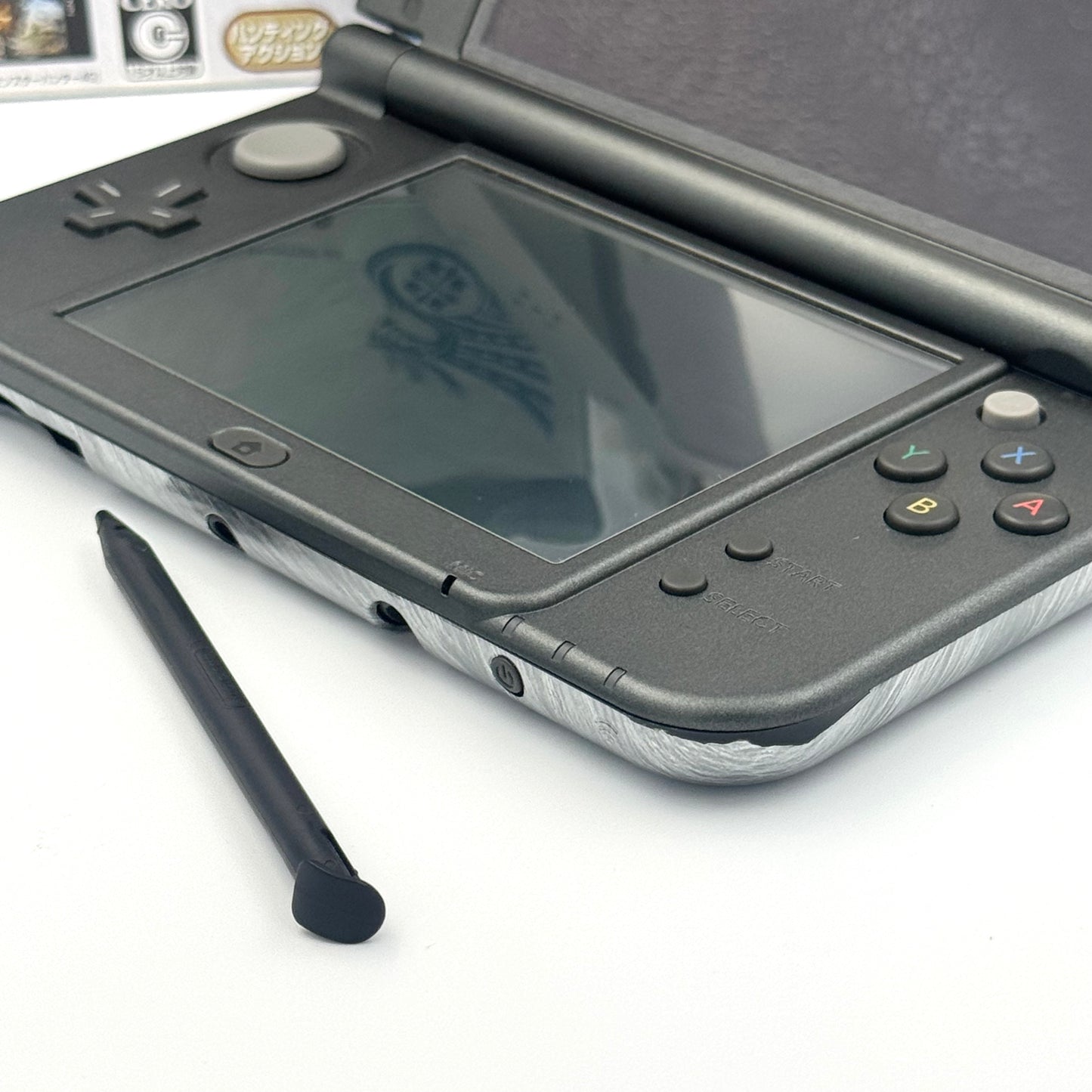 New Nintendo 3DS LL – Monster Hunter 4G Special Pack