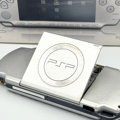 PSP 2000 – Argent Glacé - Grade B