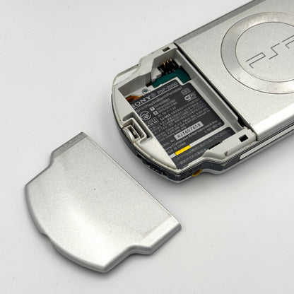 PSP 2000 – Argent Glacé - Grade B