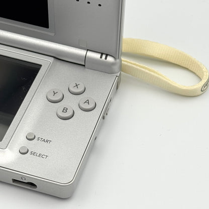 ニンテンドーDS Lite シルバー – 箱付きセット – Bグレード