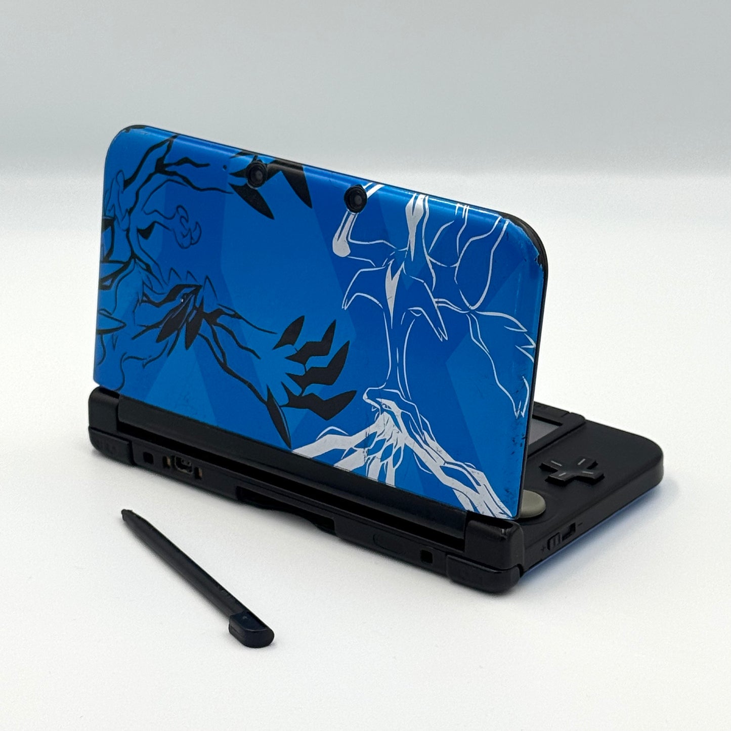 Nintendo 3DS LL – Pokémon X & Y Blue Edition - B Grade