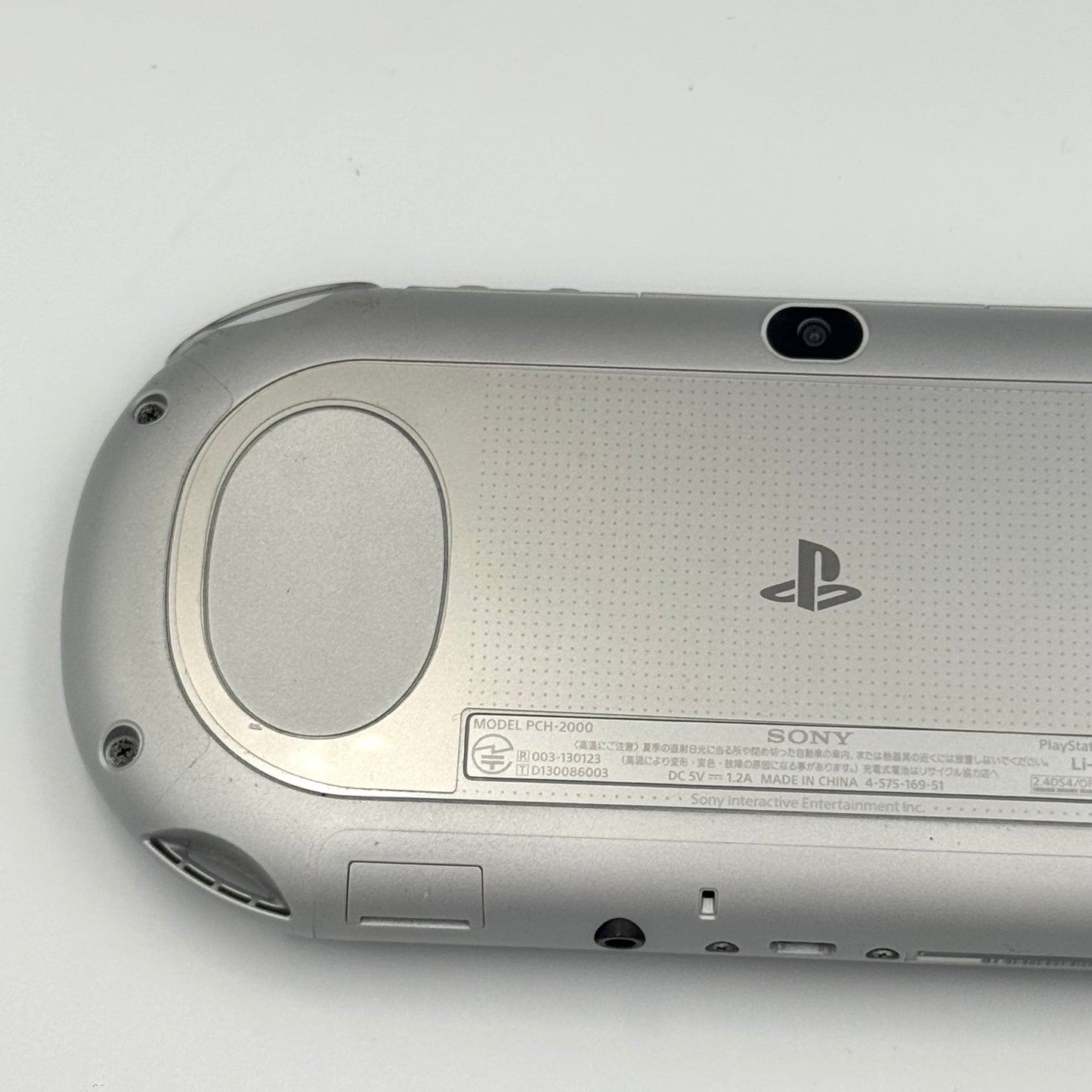 PS Vita – Boîte argentée