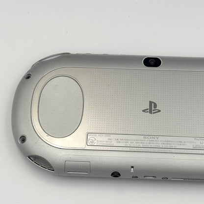 PS Vita – Boîte argentée