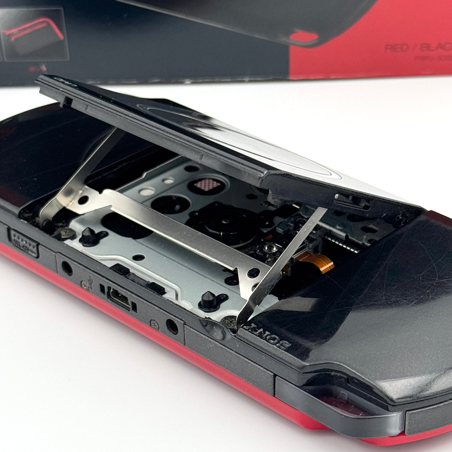 PSP 3000 – Red / Black Value Pack