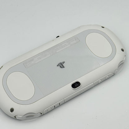 PS Vita 2000 ホワイト – ソニー