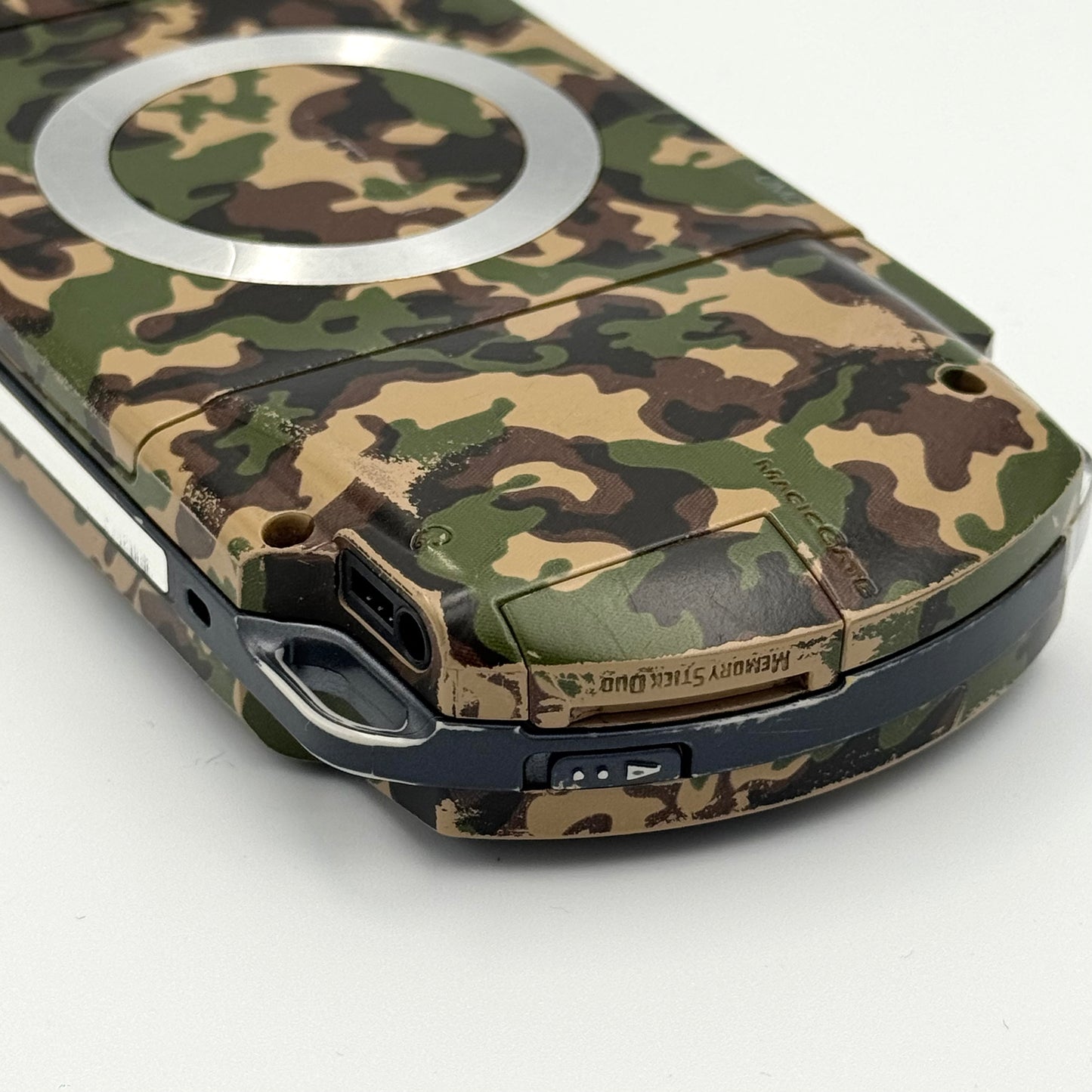 PSP 1000 - Édition Camouflage Metal Gear Solid