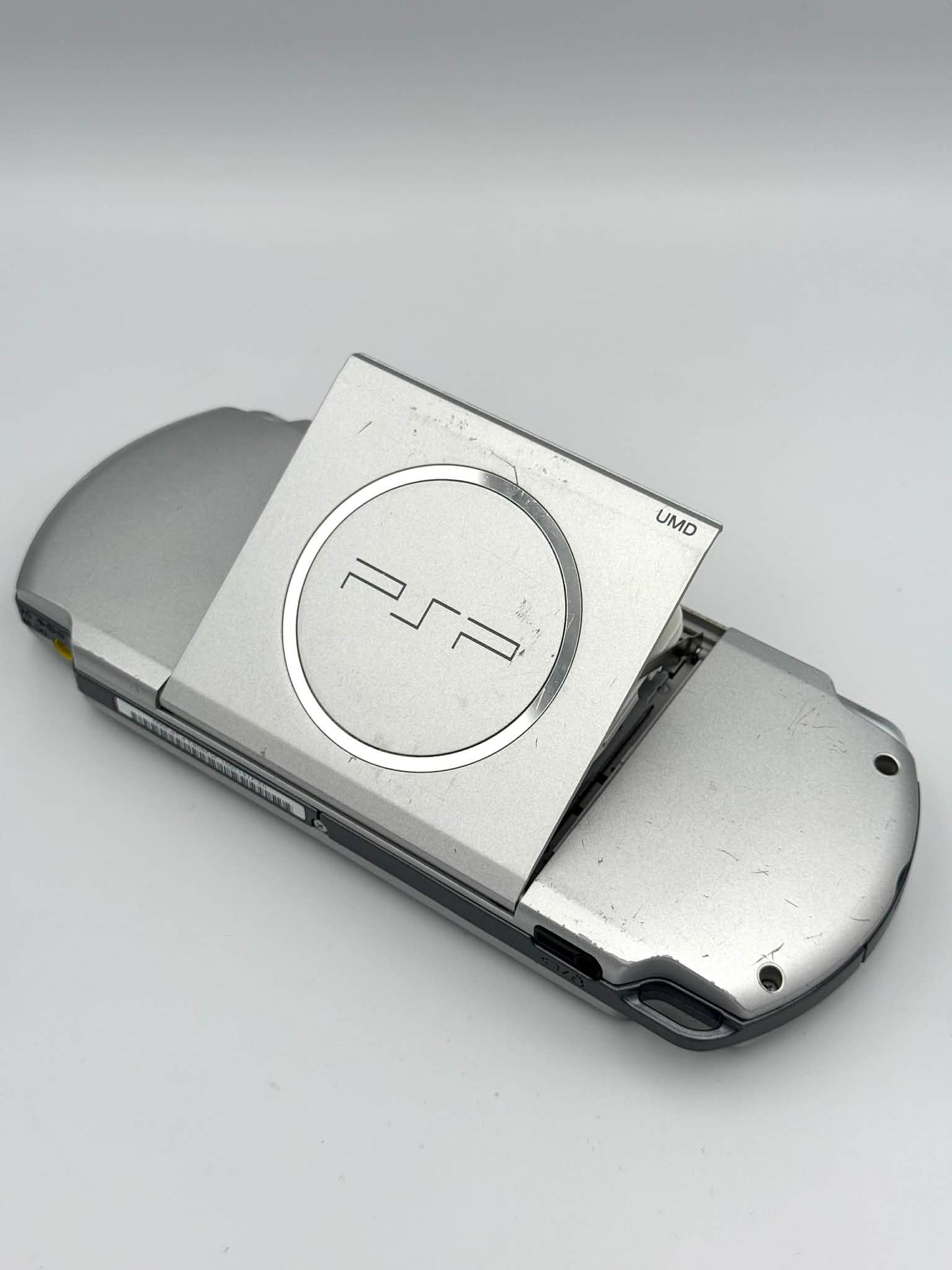 ソニー PSP 3000 – シルバー