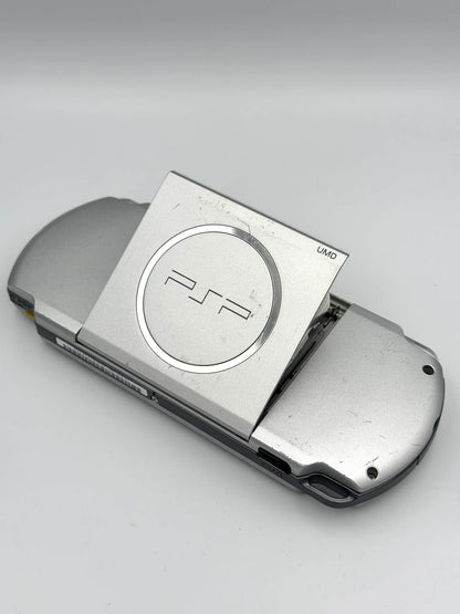 ソニー PSP 3000 – シルバー