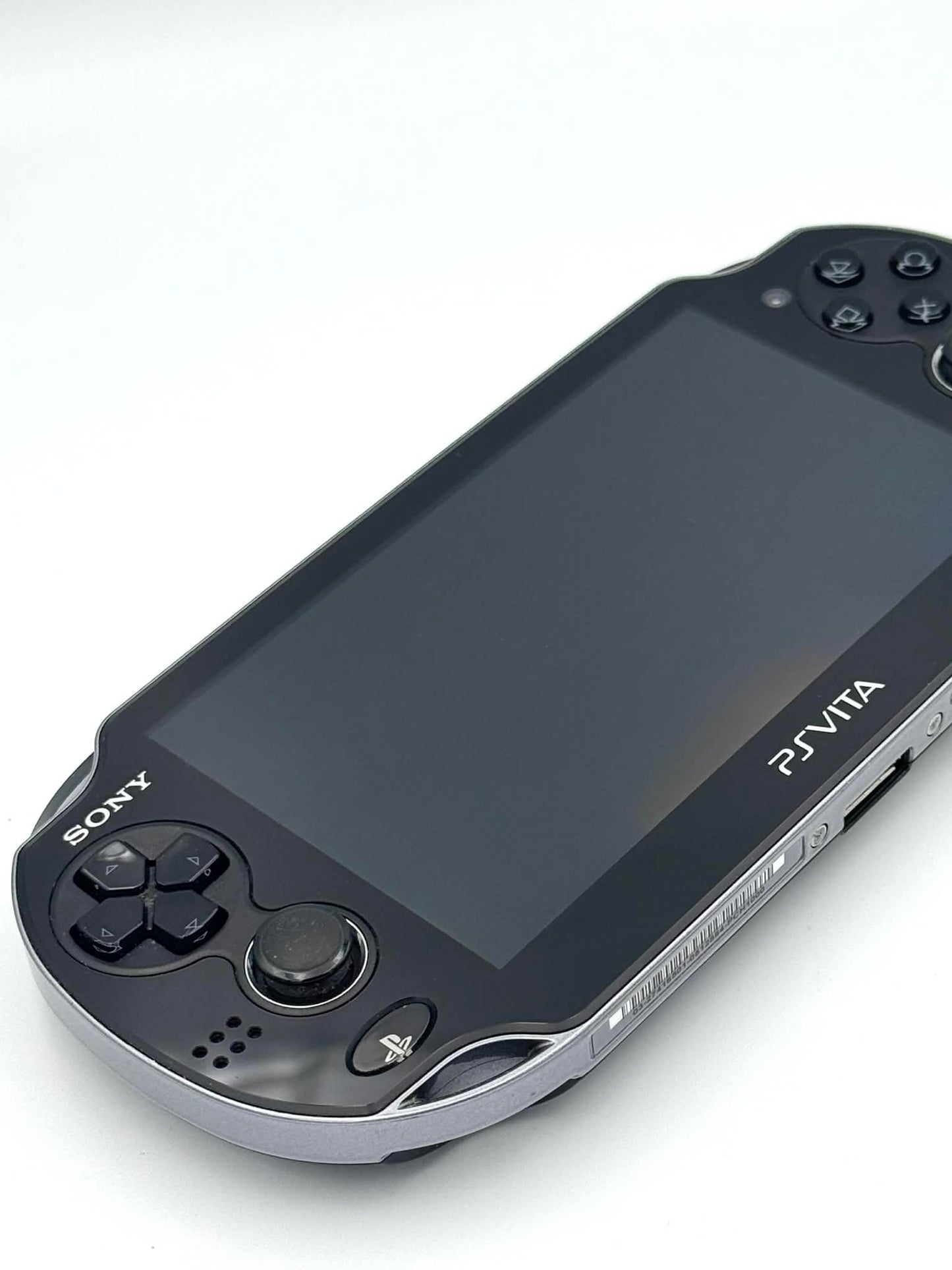 Sony PS Vita 1100 – Noir (modèle 3G + Wi-Fi)