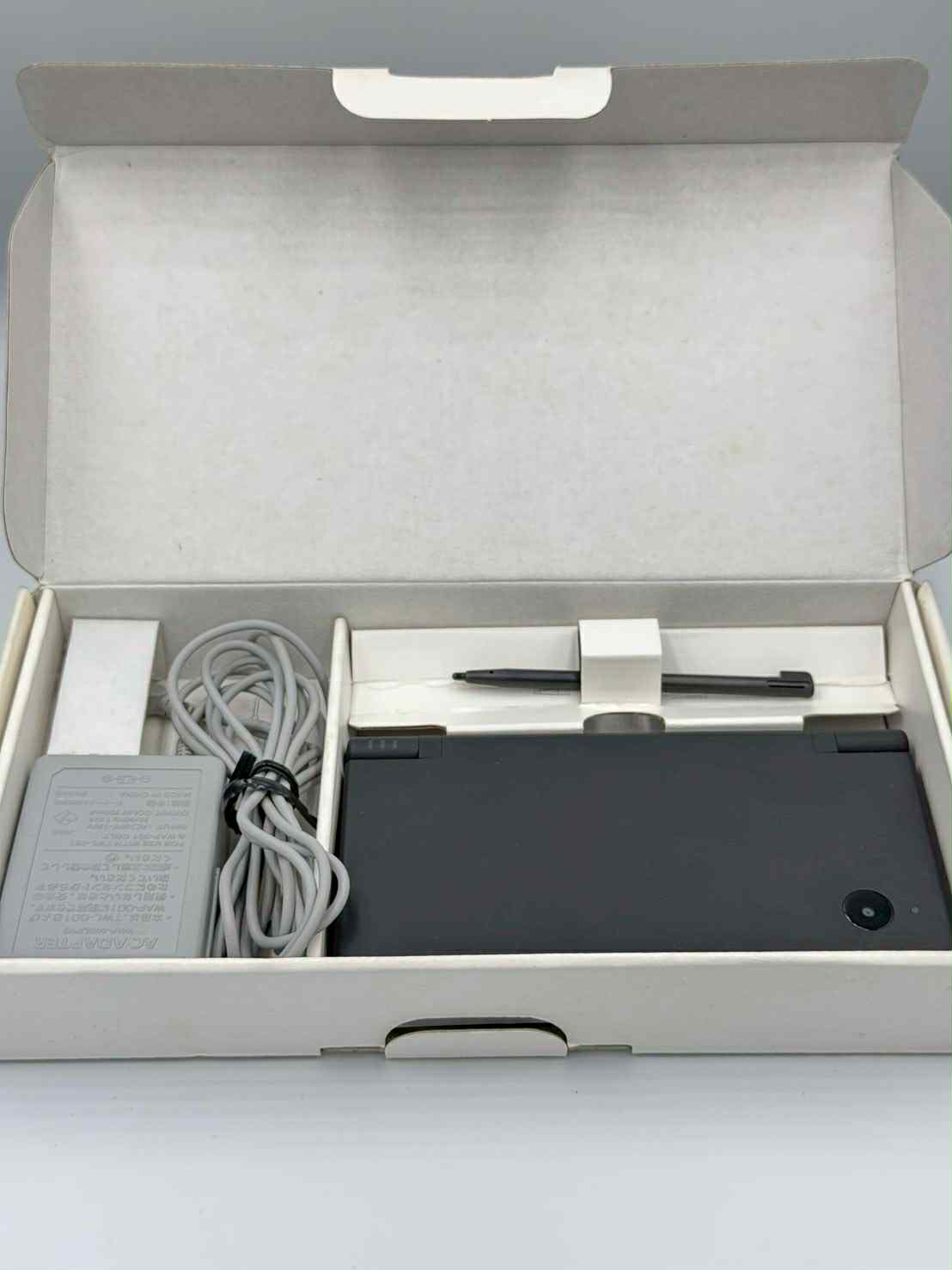 ニンテンドーDSi – ブラック