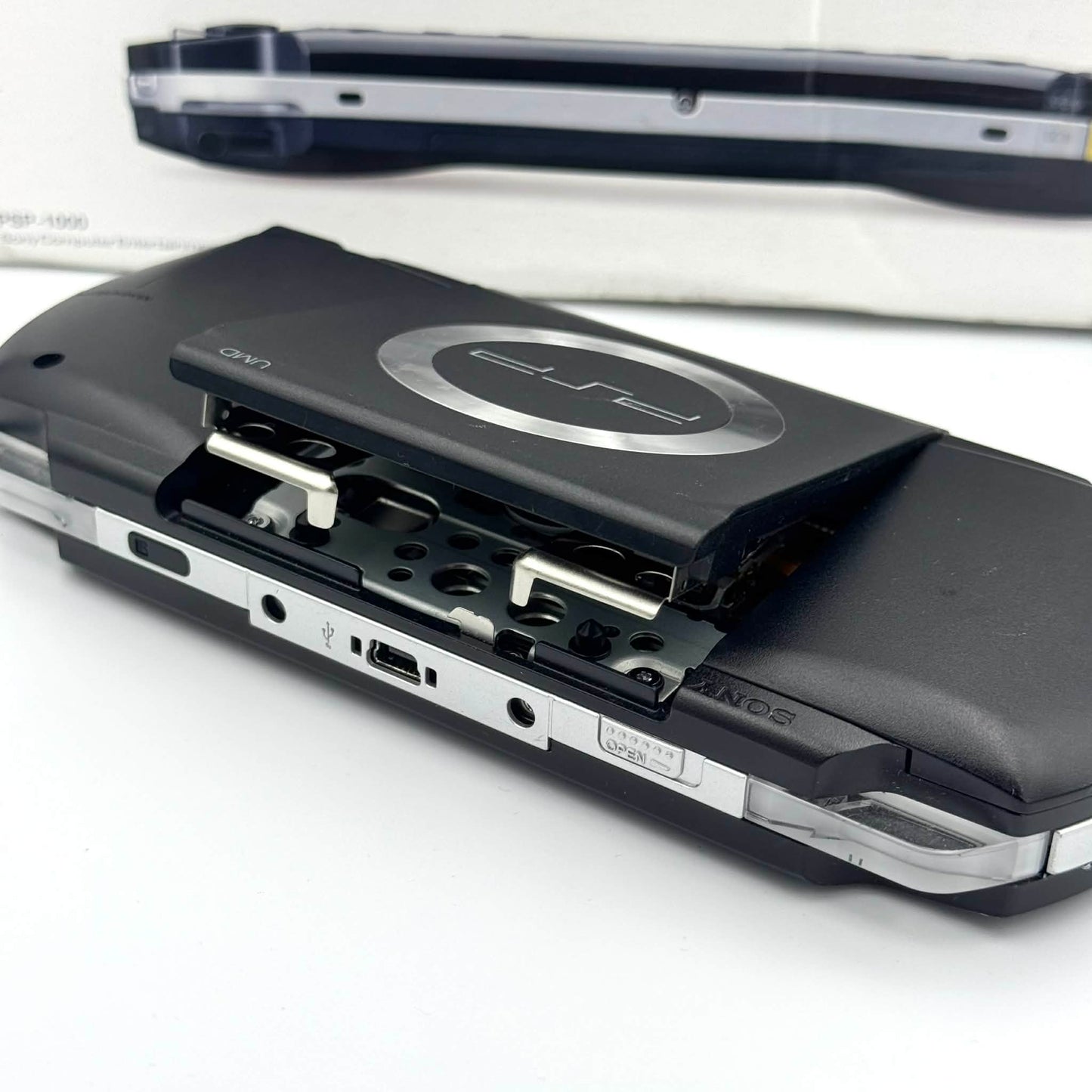 PSP-1000 – Piano Black Boxed
