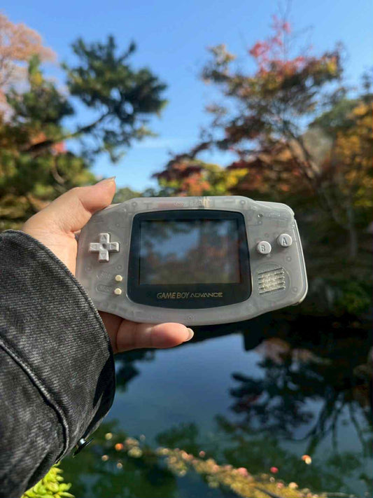 Game Boy Advance – Glacier Blue (Transparent)