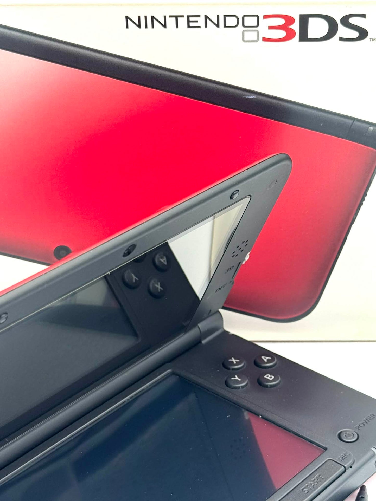 ニンテンドー3DS LL – レッド＆ブラック（コンプリートボックス） 