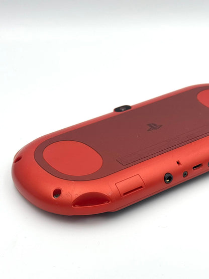 PS Vita 2000 – レッド