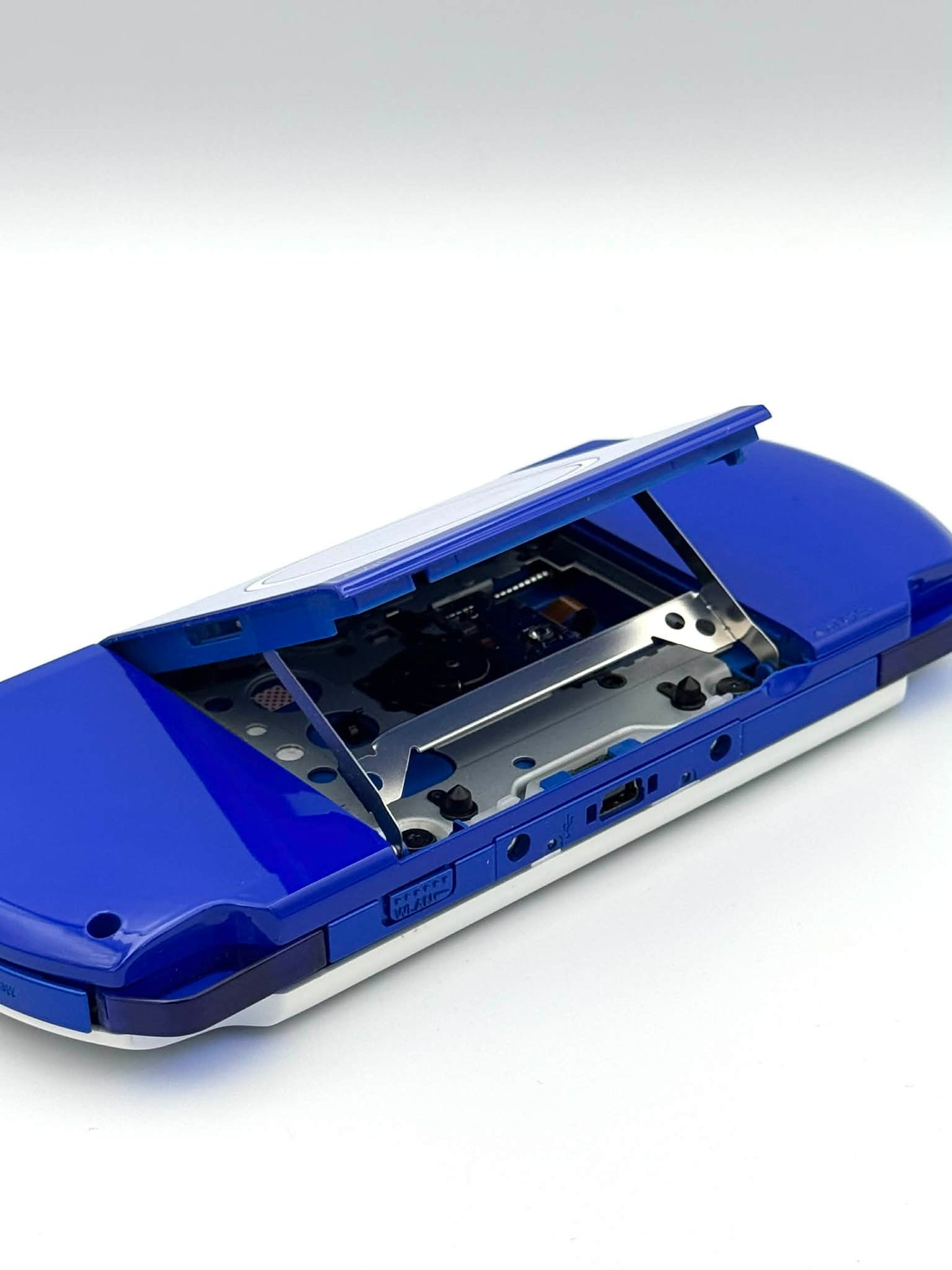 Sony PSP 3000 – Blue & White